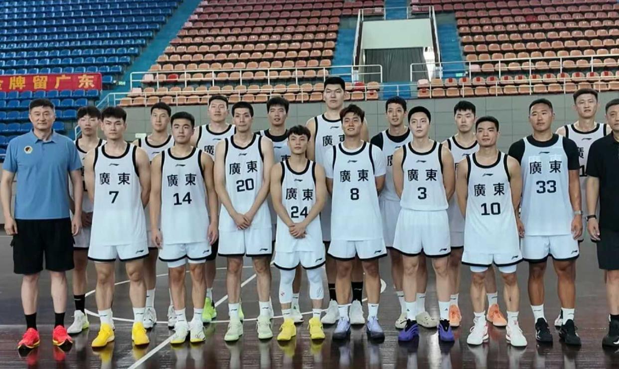 开云电竞账号入口-广东全运会豪华阵容合体！赵睿领衔12名国手，杜锋终结夺冠悬念？
