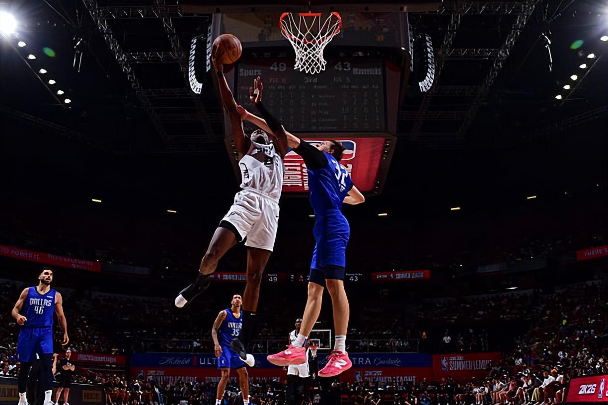 攻防两端都有输出！马刺二队替补中锋成功扮演了奇兵的角色？