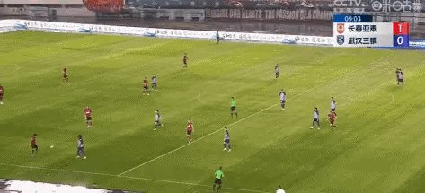 【中超】谭龙破门恩里克祖伊染红 亚泰2比0三镇