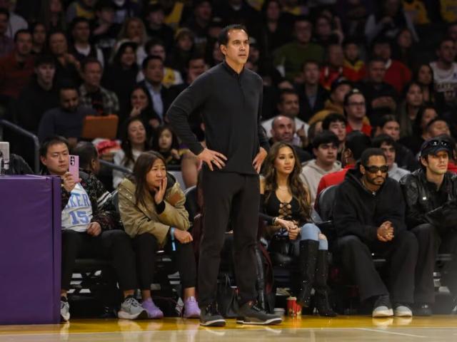 体育-​热火8年1.2亿留下功勋教练，斯波拿得起千万年薪